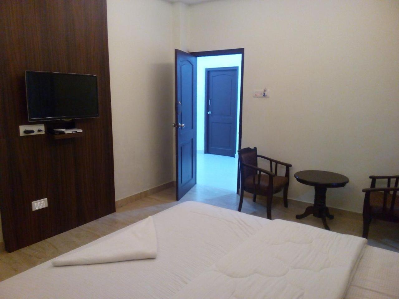 Hotel Marina Manor Port Blair Bagian luar foto